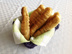 PAN_BLANCO_CON_AJONJOLI_Y_OLIVA